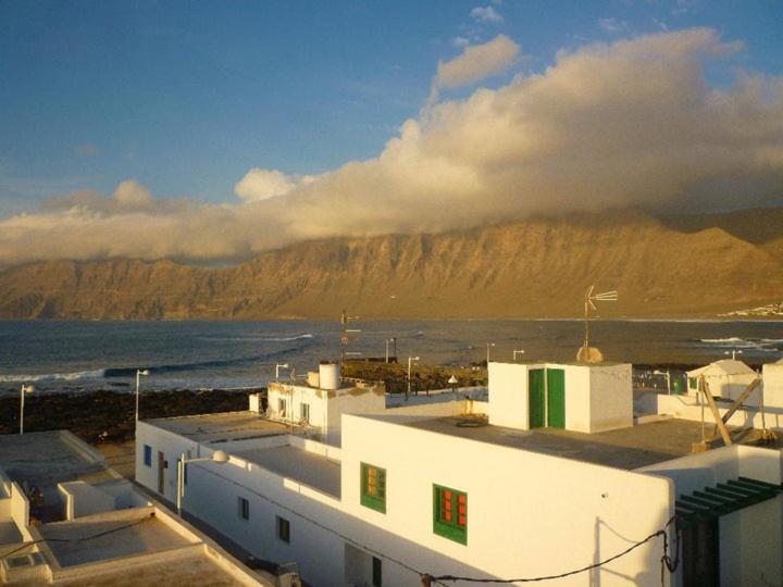 Beautiful Small Bungalow, Amazing Views And Garden