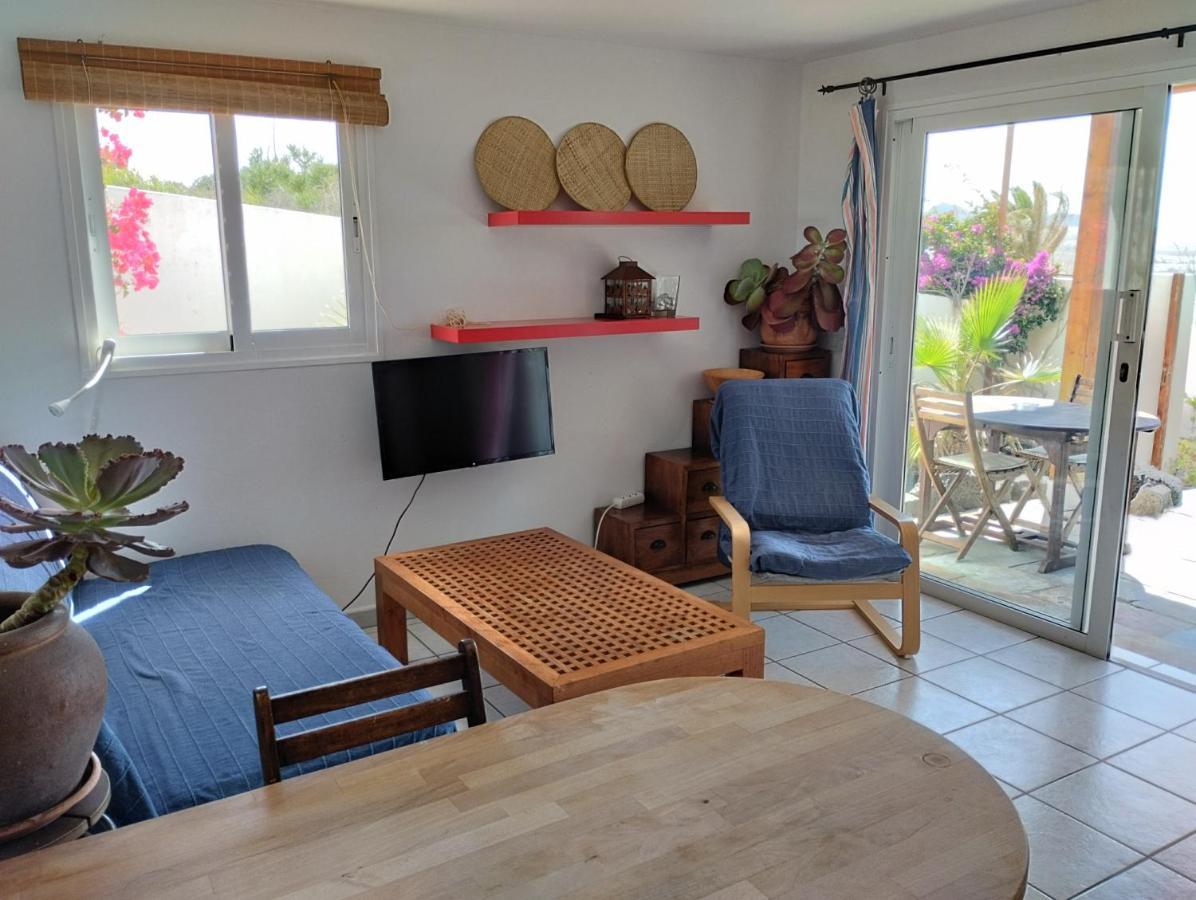 Vakantiehuis Beautiful Small Bungalow, Amazing Views And Garden Famara