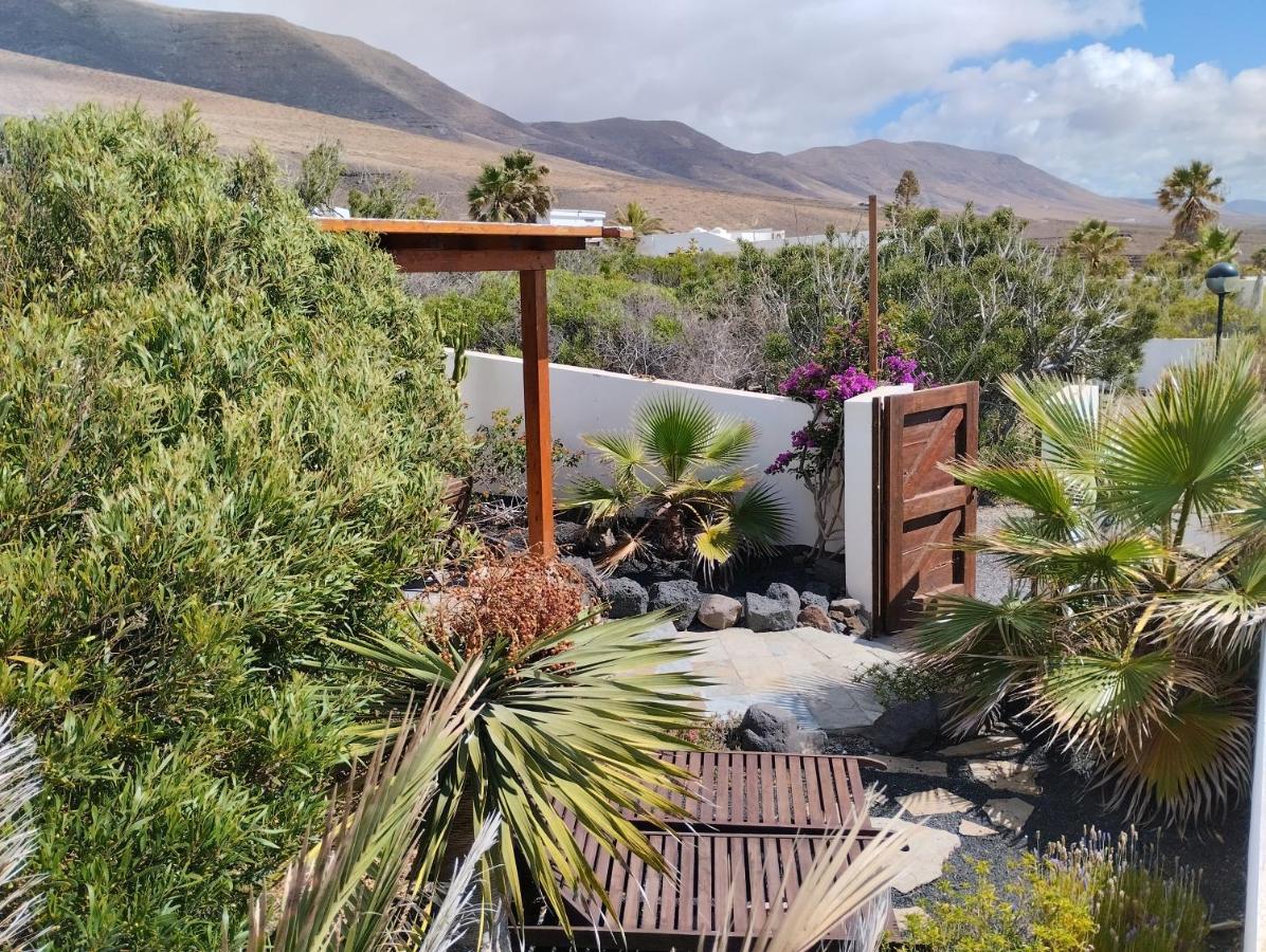 Vakantiehuis Beautiful Small Bungalow, Amazing Views And Garden Famara