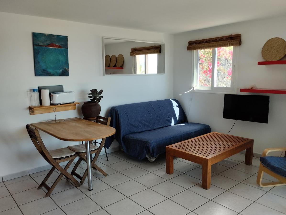 Vakantiehuis Beautiful Small Bungalow, Amazing Views And Garden *