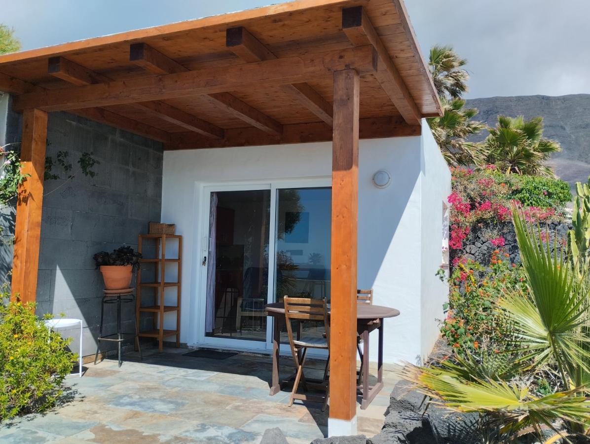 Vakantiehuis Beautiful Small Bungalow, Amazing Views And Garden *